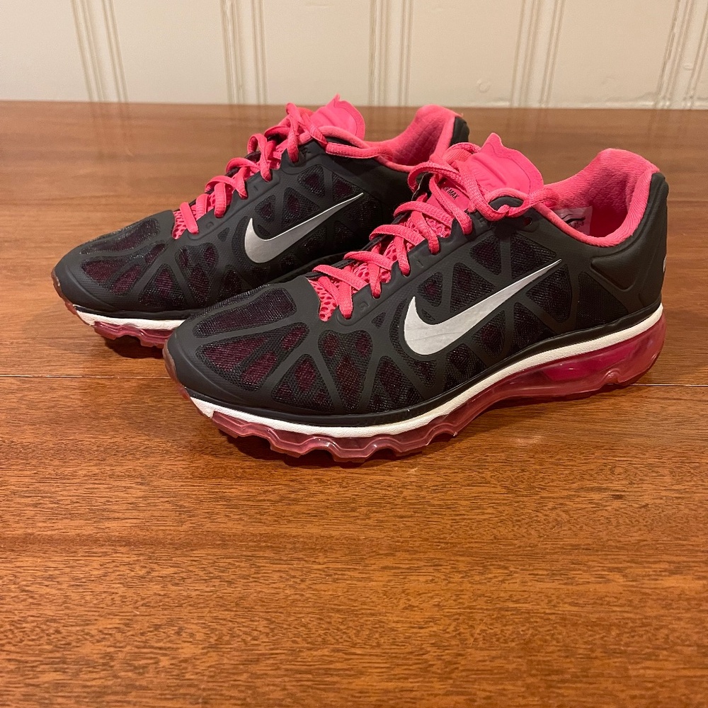 Women's Nike Air Max Running Sneakers * Size 7.5 * Black * Like New!!